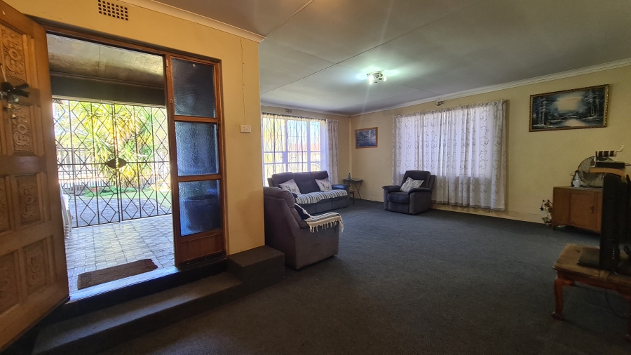 4 Bedroom Property for Sale in Naudeville Free State